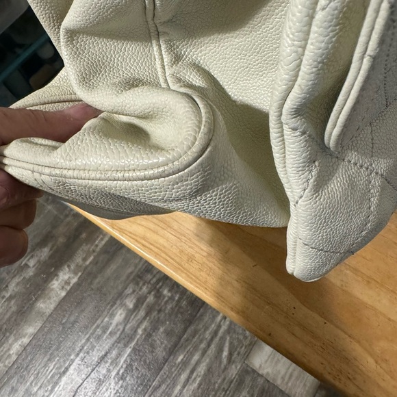 Chanel Caviar Leather Pocket in the City Satchel - Picture 7 of 12